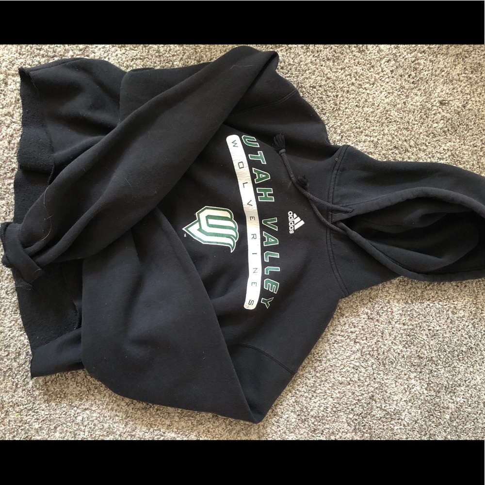 Black cropped hoodie